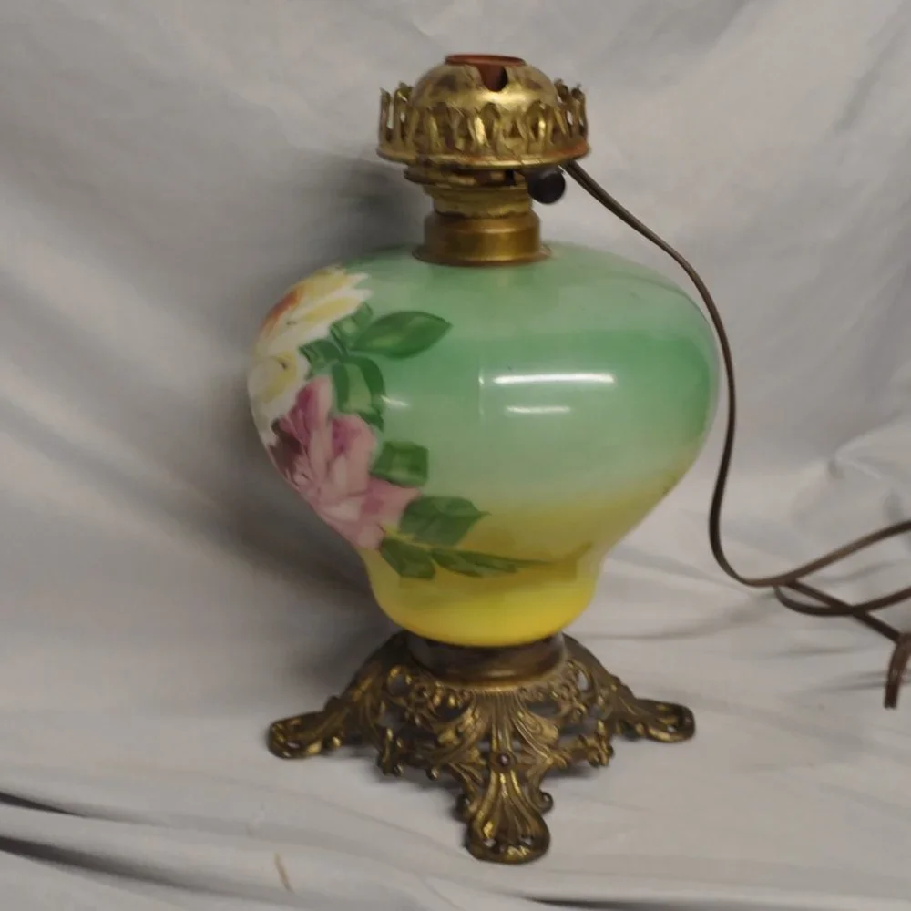 SALE* vintage floral kerosene glass lamp turned electric (319w)
